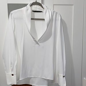 ***SOLD*** Zara long sleeve blouse!